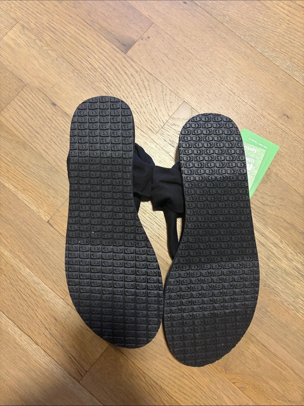 Sanuk nwt woman’s